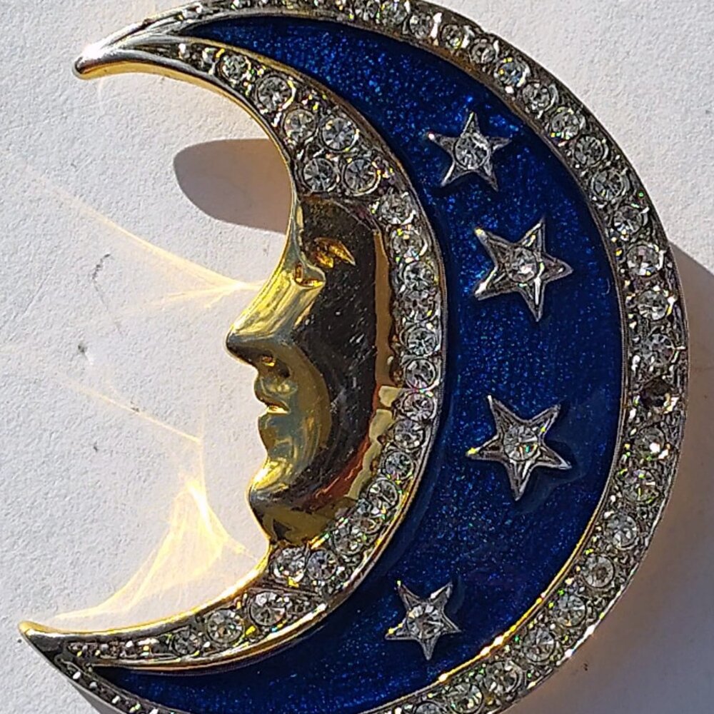 Vintage unsigned butter & Wilson blue enamel moon & stars gold tone brooch
